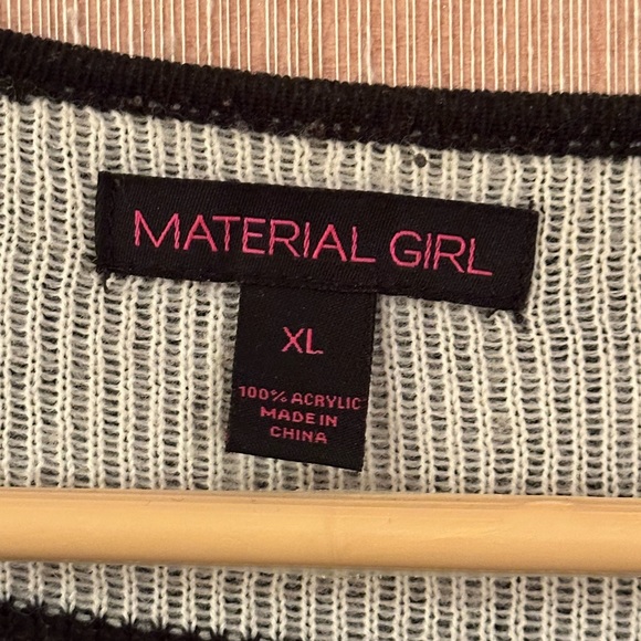 Tiger Cardigan - Picture 2 of 3